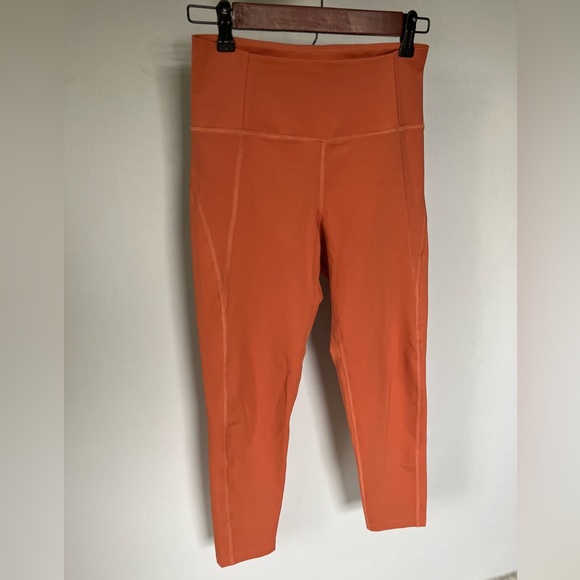 EUC Girlfriend collective compressive high-rise legging 23” in Brick (size M) - Picture 4 of 8